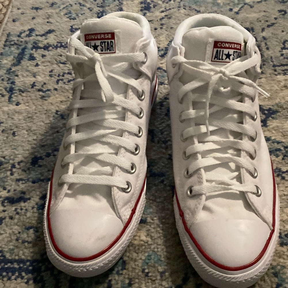 Like new. Worn twice. Converse sneakers men’s size 9.